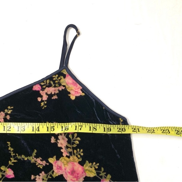 "Victoria's Secret" Navy Velvet Floral Cami- M/L - Picture 8 of 8